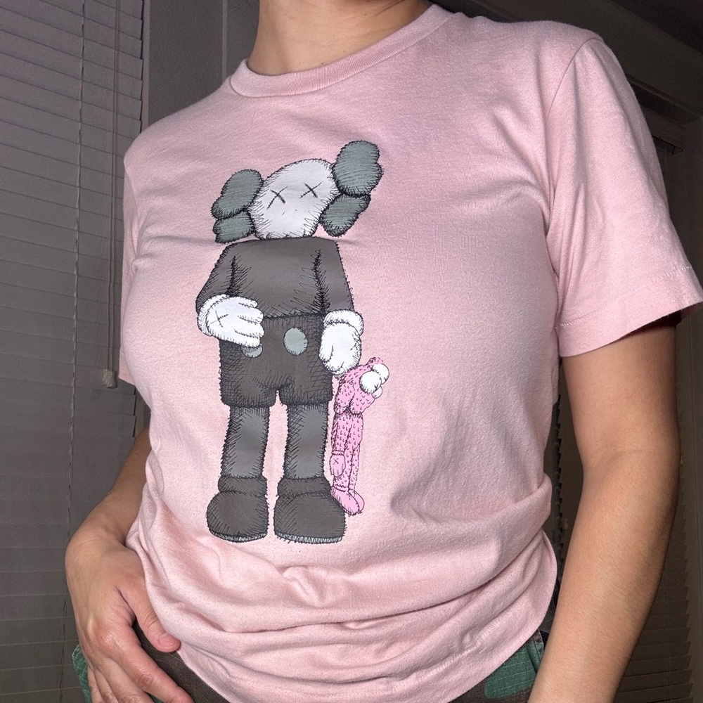 Uniqlo x KAWS BFF Women’s Pink Shirt XXS